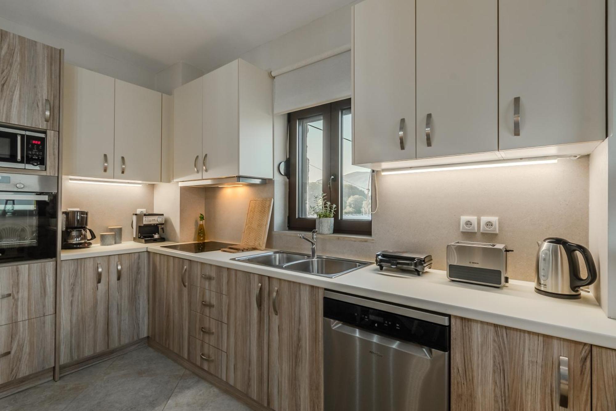 AngouselianáCasa Kastella, Private Jacuzzi & Bbq Facilities!别墅 外观 照片