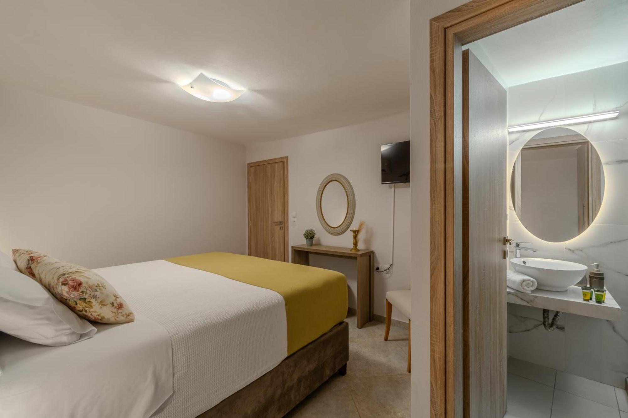 AngouselianáCasa Kastella, Private Jacuzzi & Bbq Facilities!别墅 外观 照片